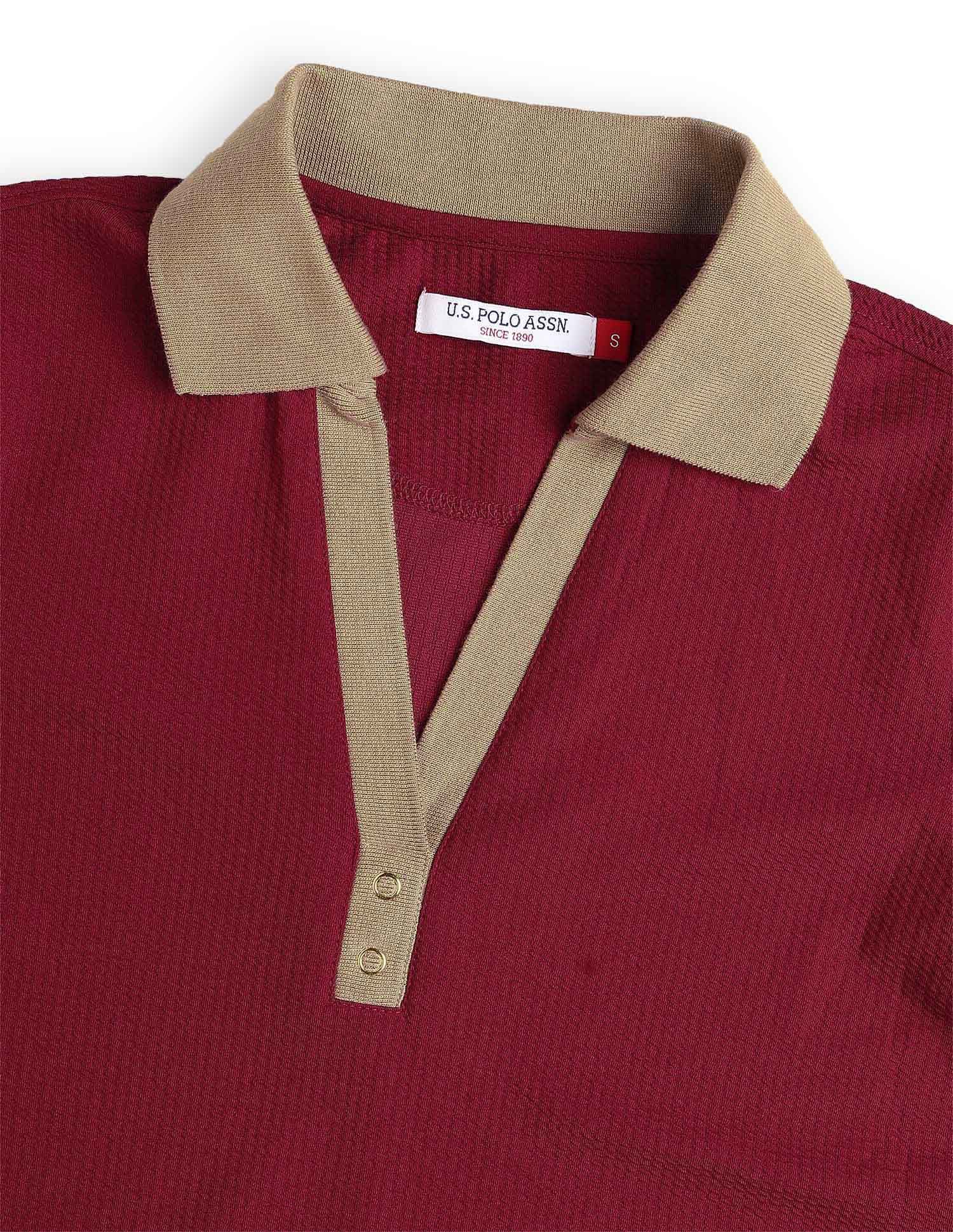 Textured Contrast  Collar Regular Fit Polo Shirt - Image 9