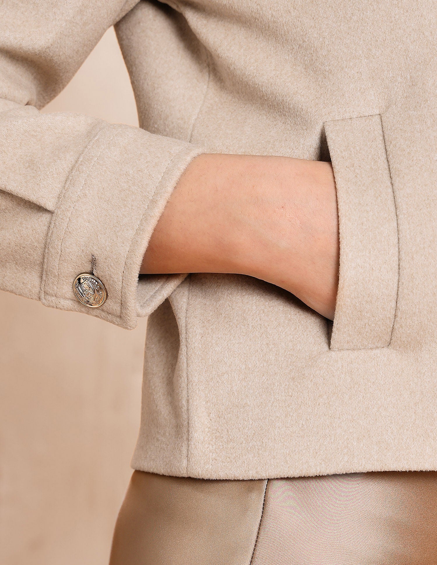 Textured Cropped Regular Fit Jacket - Image 8