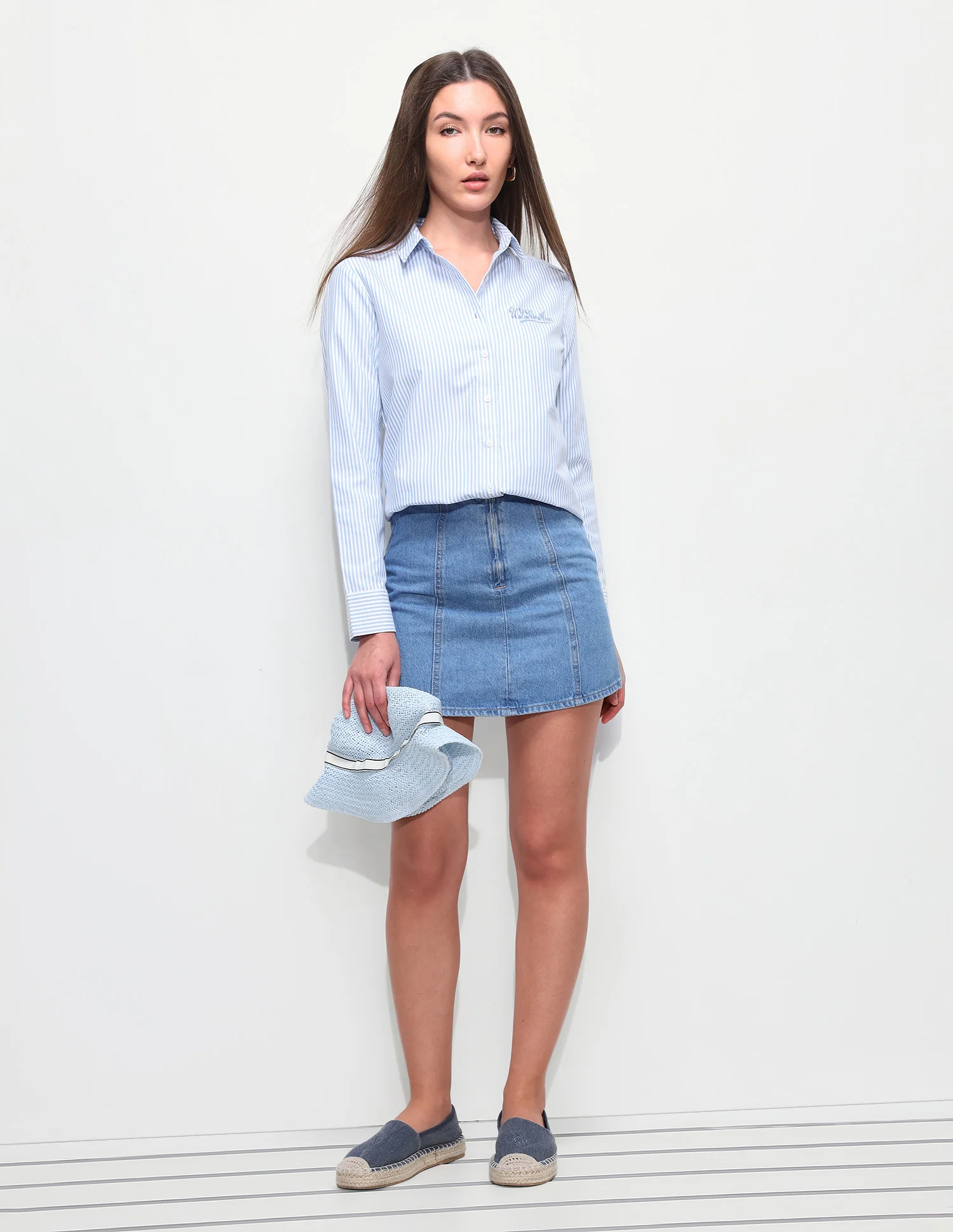 Vertical Striped Regular Fit Shirt - Image 3