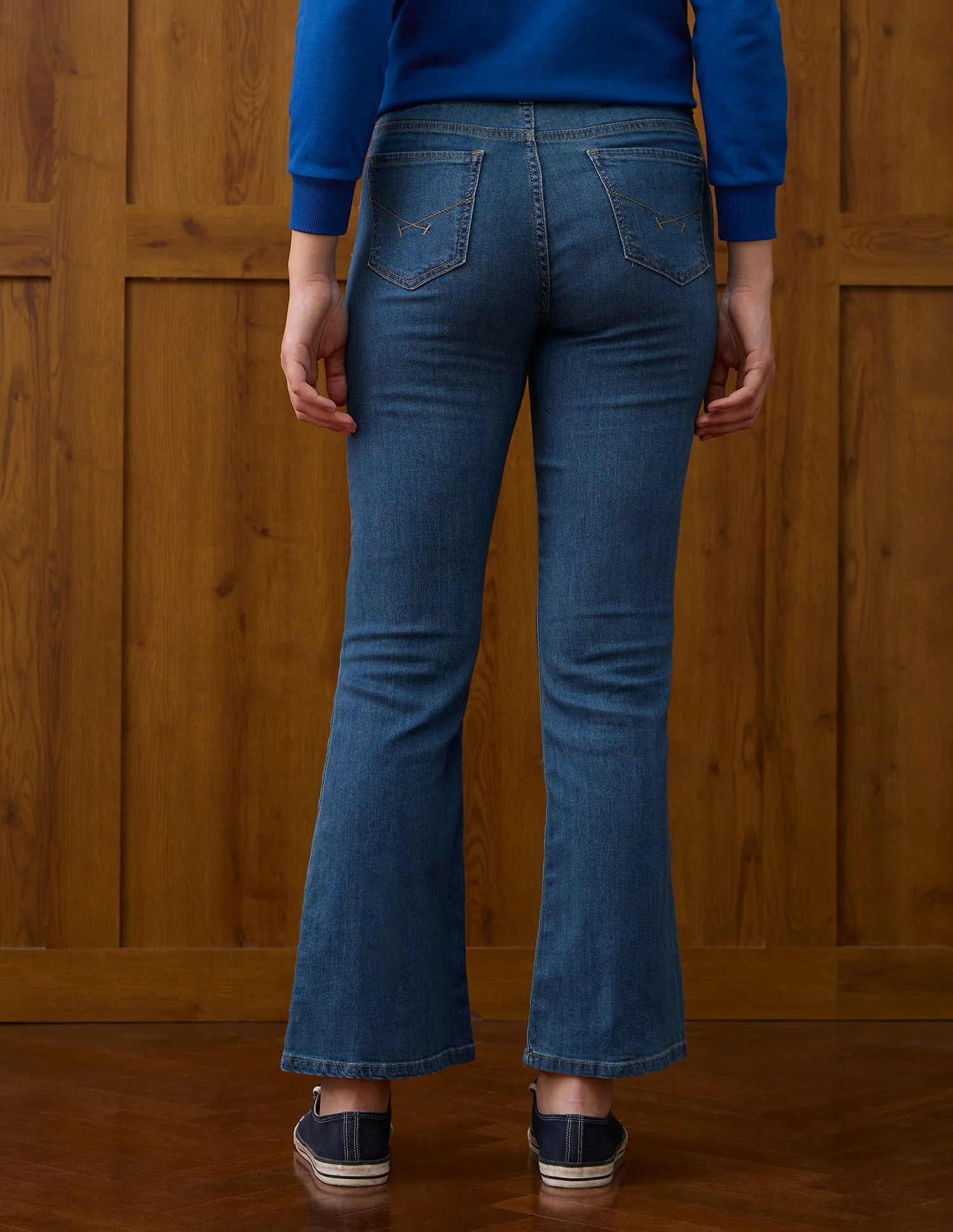 High Rise Flared Fit Jeans - Image 5