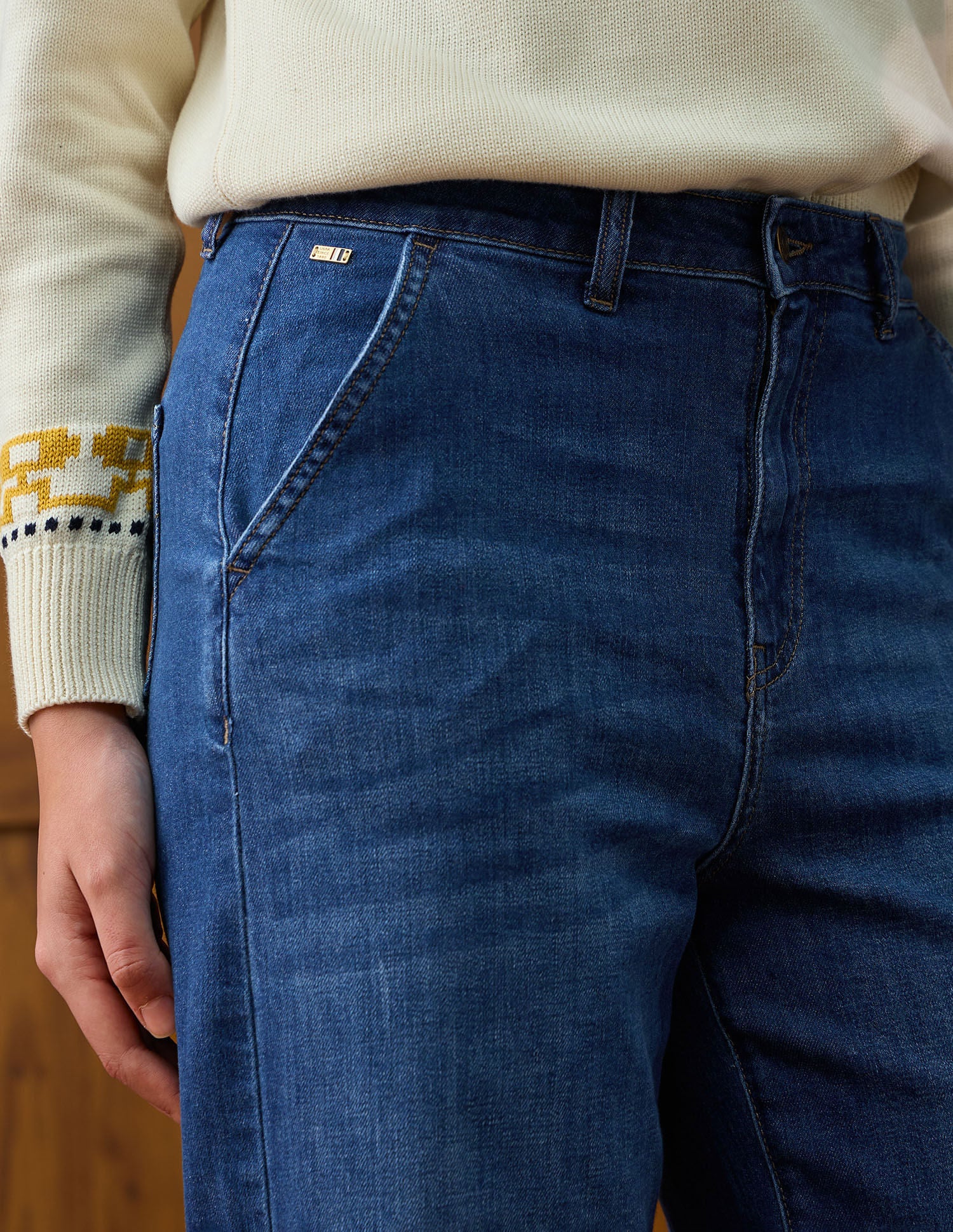 High Rise Wide Leg Fit Jeans - Image 7