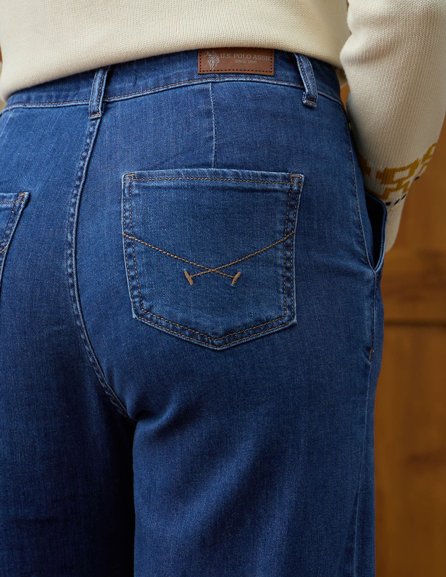 High Rise Wide Leg Fit Jeans - Image 8