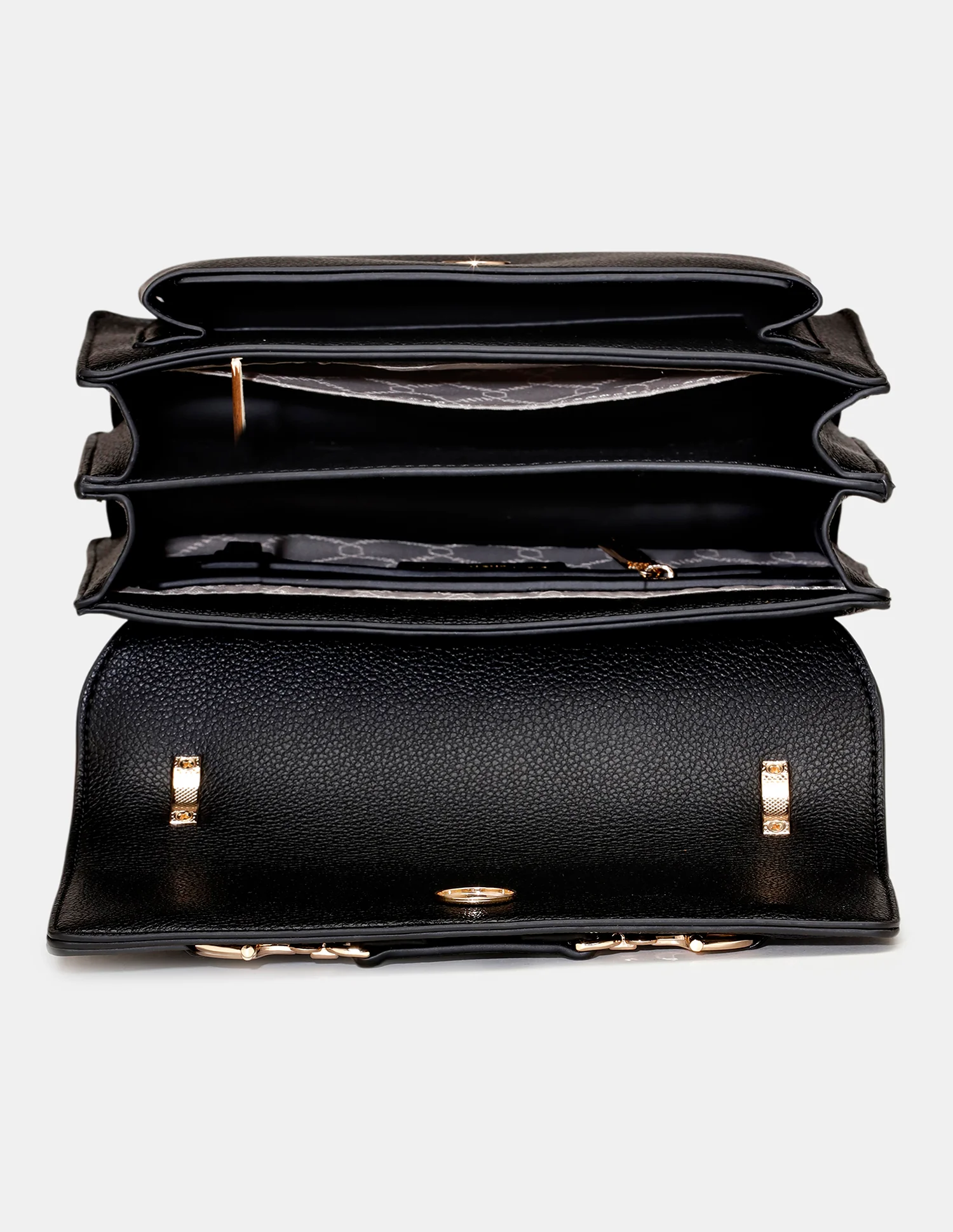 Women Cali Solid Crossbody Bag - Image 5