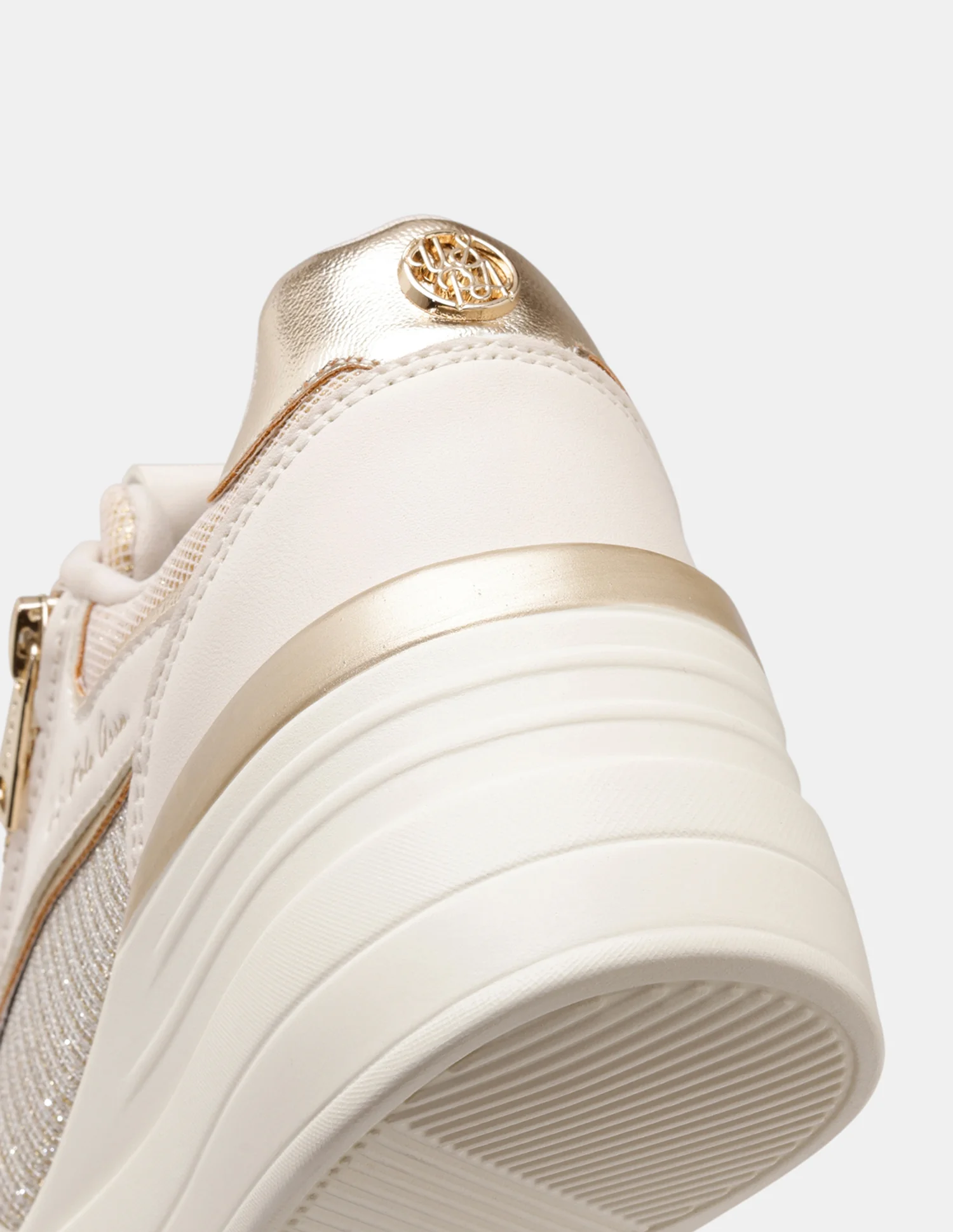 Women Liora Round Toe Textured Sneakers - Image 8