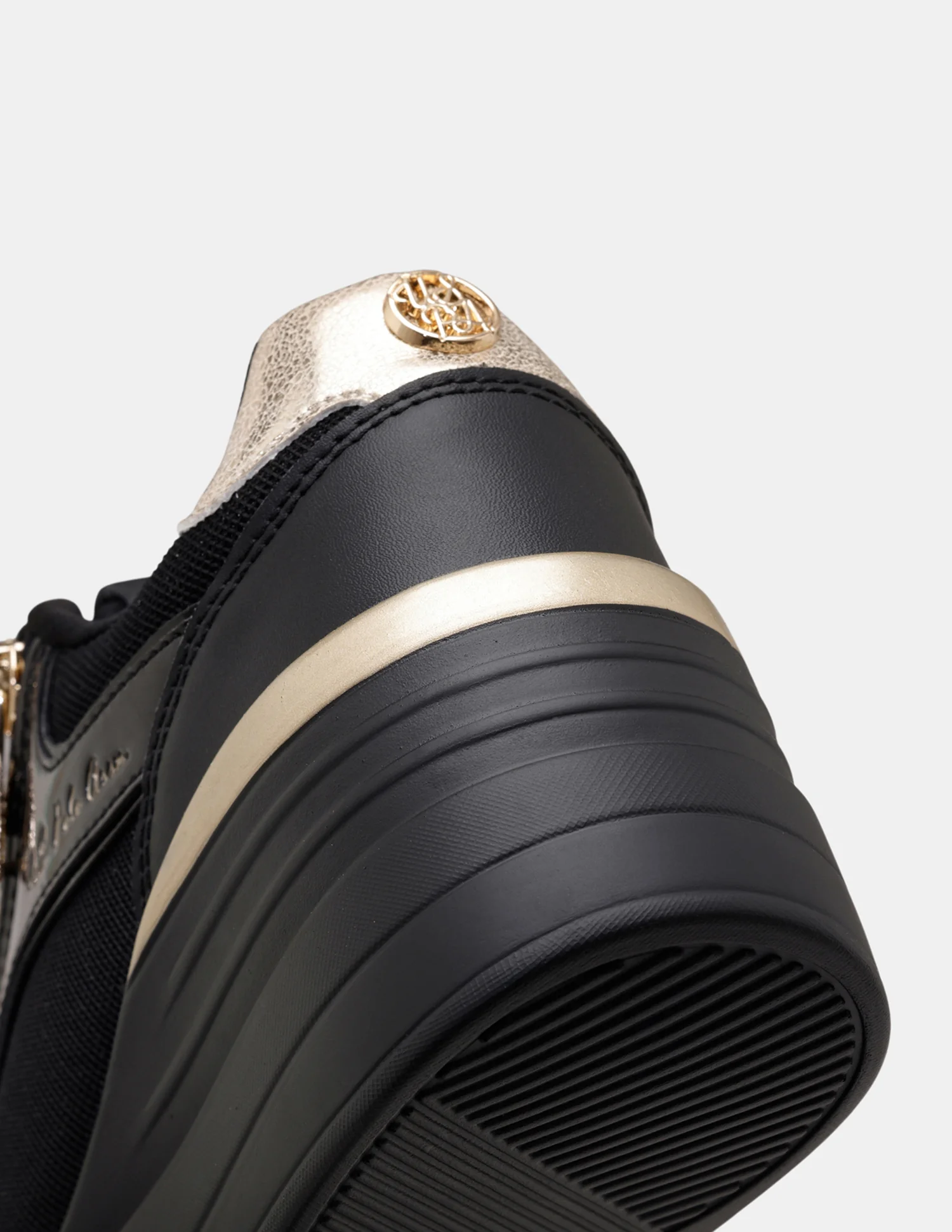 Women Liora Round Toe Textured Sneakers - Image 8